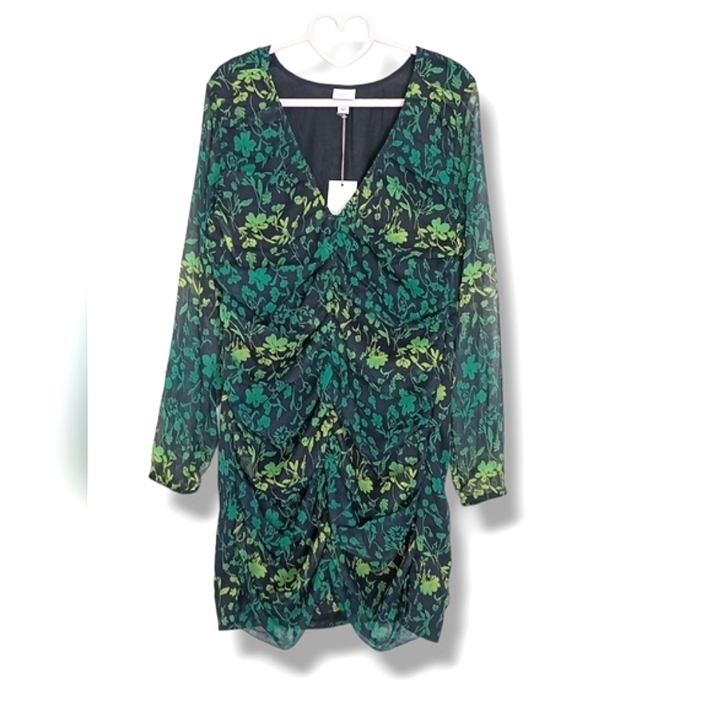 NWT A New Day Long Sleeve Ruched Front Bodycon Dress in Green Ombre Floral - Picture 3 of 9